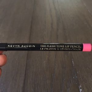 Beautiful pink shade lip liner
